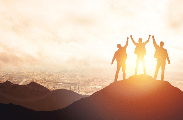 Knowing how to lead a sales team includes working together, not just directing tasks